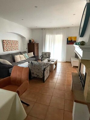 Living area - Villa des Pendudes - Pool near Uzès (Montaren-et-Saint-Médiers)