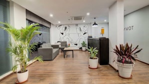 House | Meja sambut tetamu