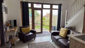 Comfort Cottage, 1 Bedroom (Bike Shed) | Living area