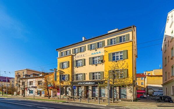 Unclassified image, 1 of 6, button - Hotel Haná (Mariánské Lázně)
