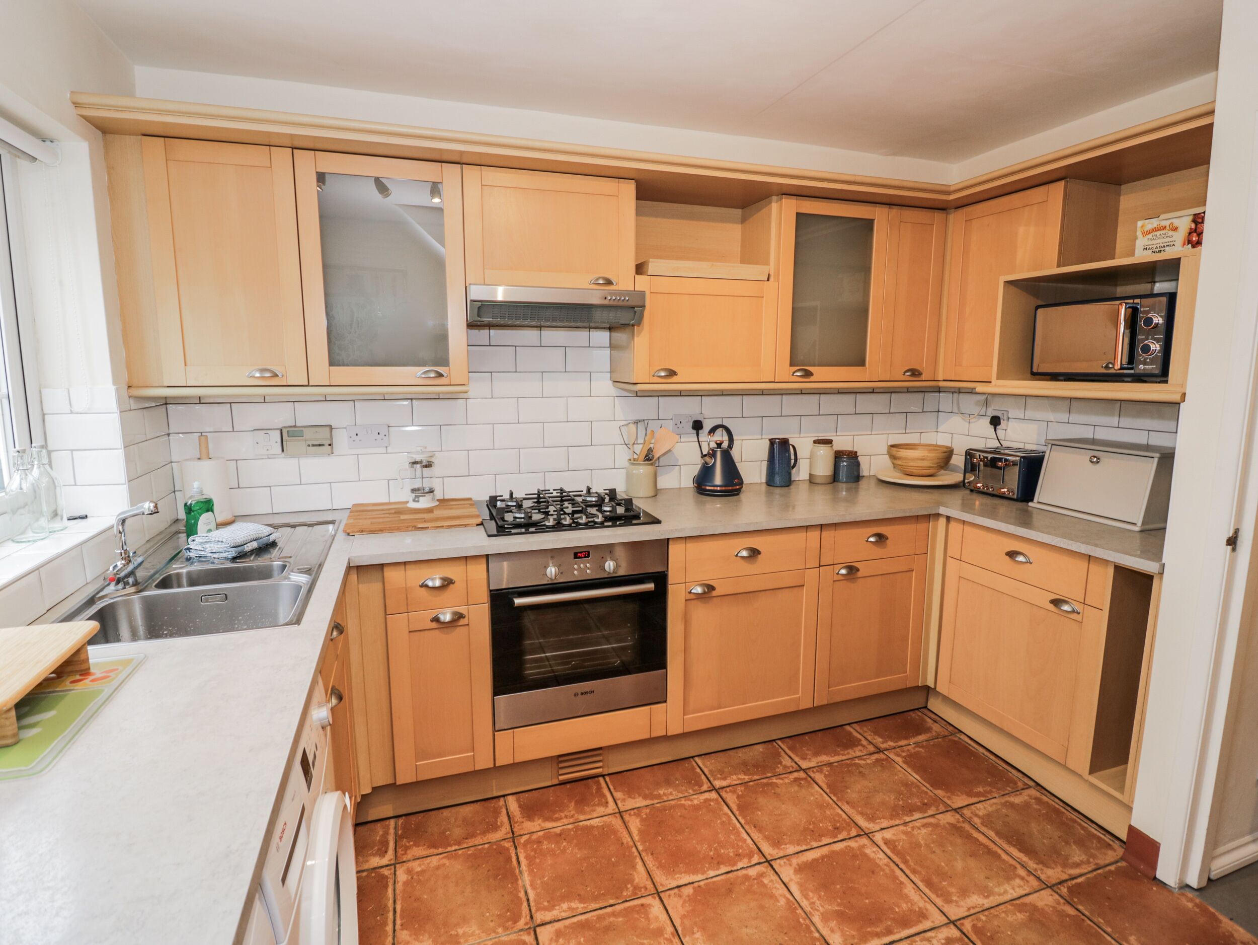 Dishwasher, cookware/dishes/utensils