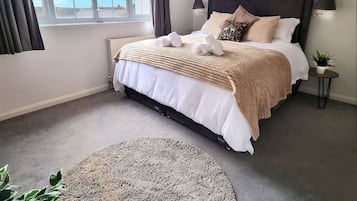 Cottage | 2 bedrooms, individually decorated, individually furnished, free WiFi