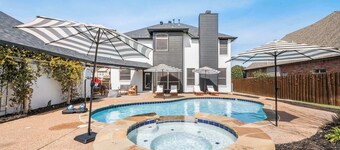 Elegant Pool House w/ Cinema and Games.