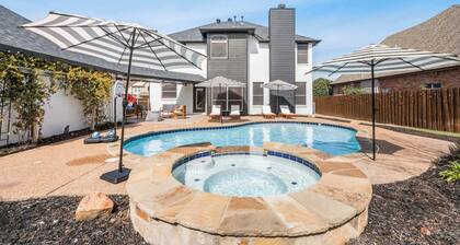 Elegant Pool House w/ Cinema and Games.