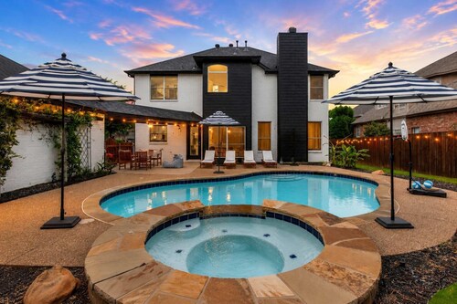 Luxury 5BR Pool House | Cinema | Fire Pit | Games
