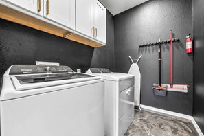 Unclassified image, 4 of 38, button - Stunning 4Br-3Bath Home w/ Pool & Game Room (Keller)