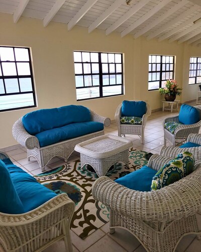 Taylor's Apartments 4, Bequia - Perfect for singles, couples & small families