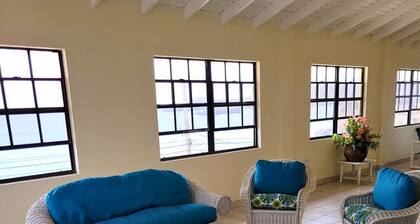 Taylor's Apartments 4, Bequia - Perfect for singles, couples & small families