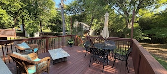 Quaint cottage walk to Historic downtown, restaurants and Silver Comet Trail