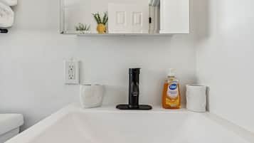 Ferienhaus, 4 Schlafzimmer, Gartenblick | Innenbereich