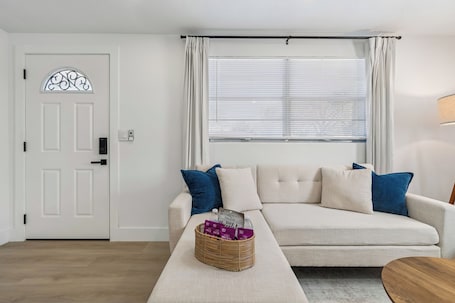 Elite Stay Partners- Largo