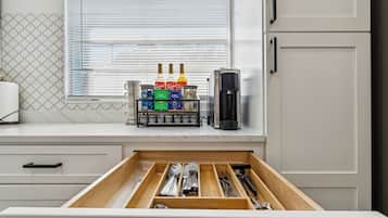 Hus, 4 soverom, hageutsikt