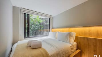 3 habitaciones, escritorio, tabla de planchar con plancha y wifi