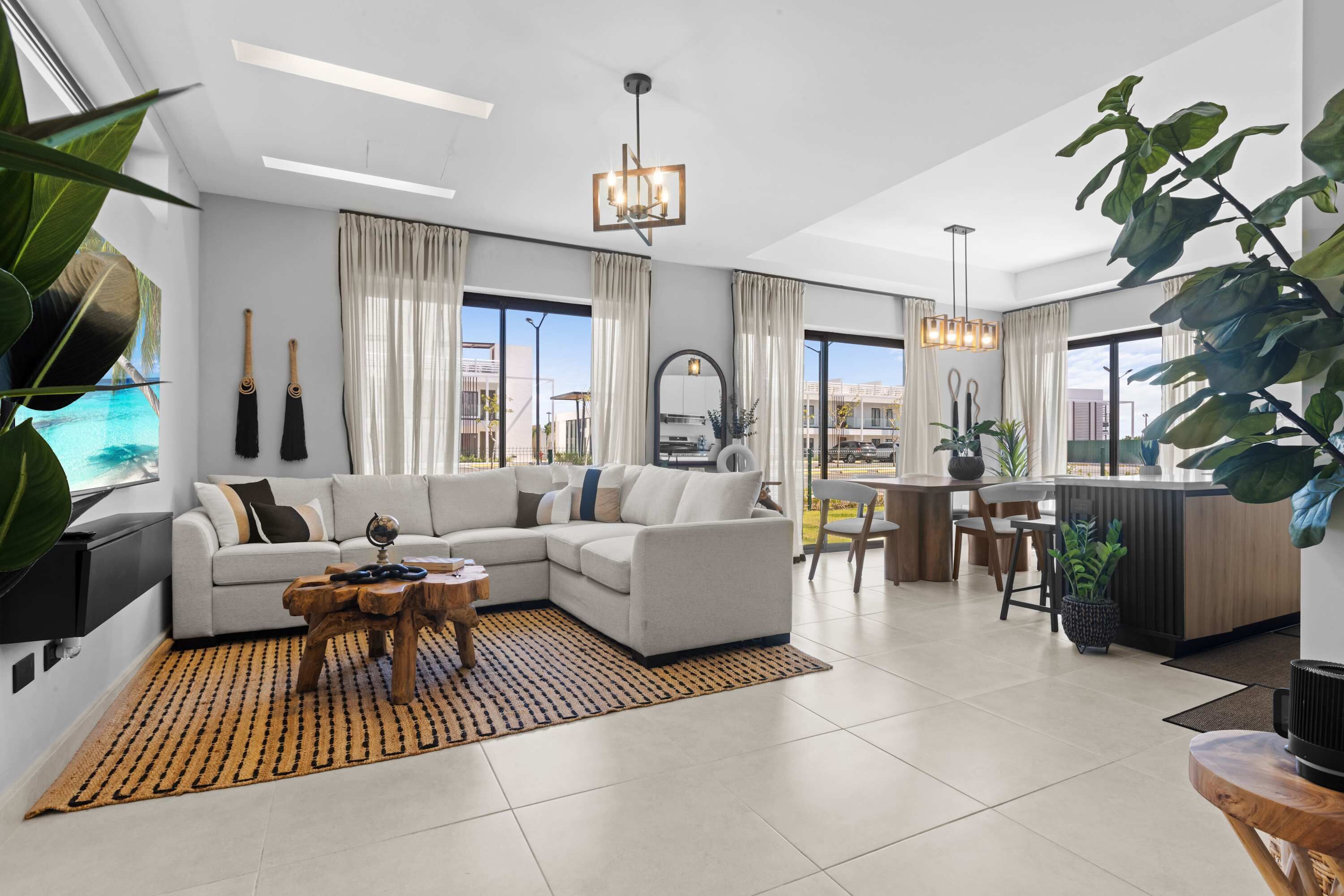 Televisión y oficina 