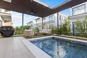 Imagen sin descripción, 4 de 32, botón