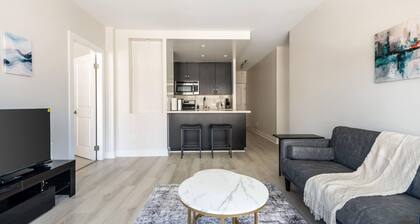 Convenient & Modern Premium 1BR Residence with Modern Kitchen & In-Unit Laundry.