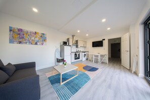 Living area - Ilford Apartments on the Lane (Ilford)