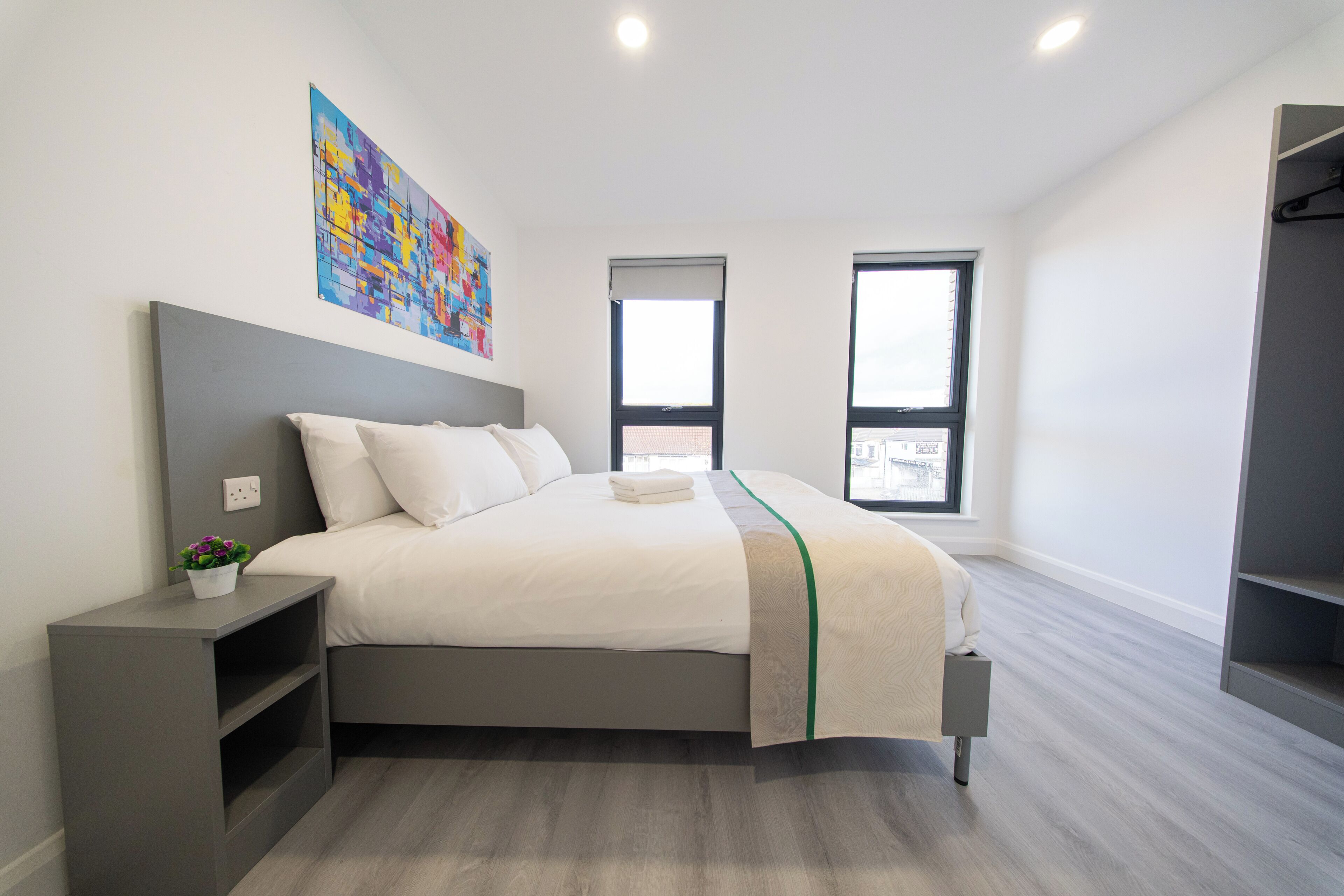 Apartment, 2 Bedrooms, Non Smoking, Kitchen | Langsir/tirai gelap terus, seterika/papan seterika, Wi-fi percuma 