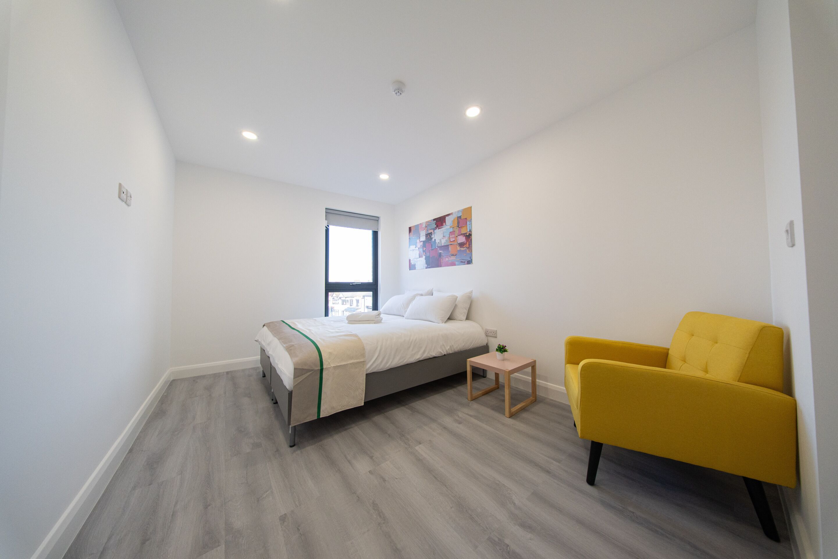 Apartamento básico, baño privado | Cortinas opacas, tabla de planchar con plancha, wifi gratis