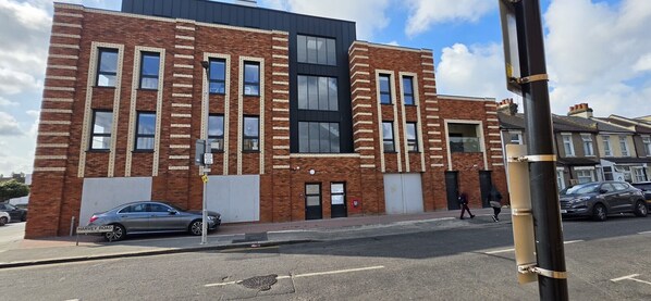 Exterior - Ilford Apartments on the Lane (Ilford)