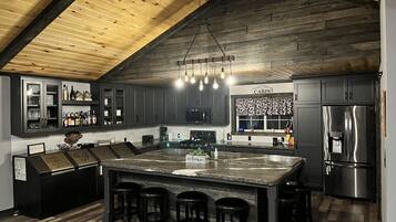 Micro-ondes, four, plaque de cuisson, lave-vaisselle