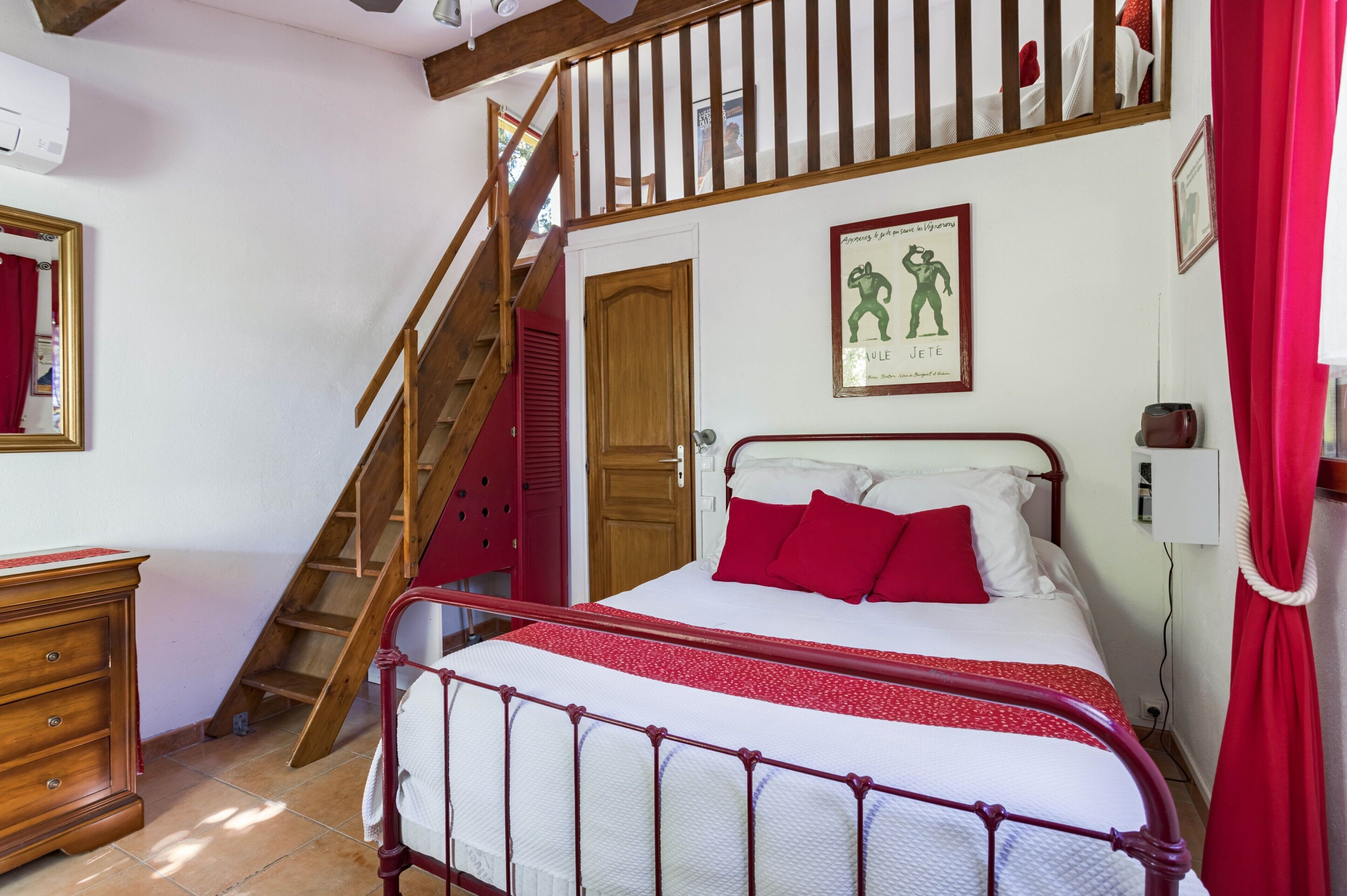 2 bedrooms, bed sheets