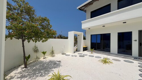 Ahiva Suites Goidhoo