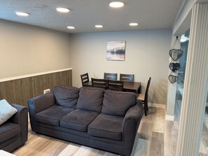 Unclassified image, 3 of 12, button - Comfortable 2 bed 1 bath Full Apartment (Pocatello)