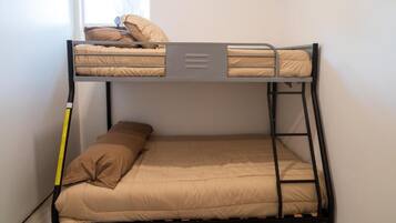 2 bedrooms, free WiFi, bed sheets, wheelchair access