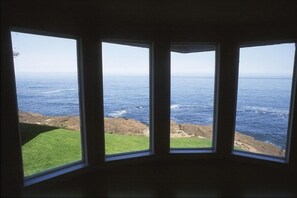 Interior - Beautiful Oceanfront 3 BR Condo with pools and hot tubs plus much more! (Depoe Bay)