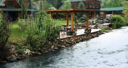 The Cabins at Country Road