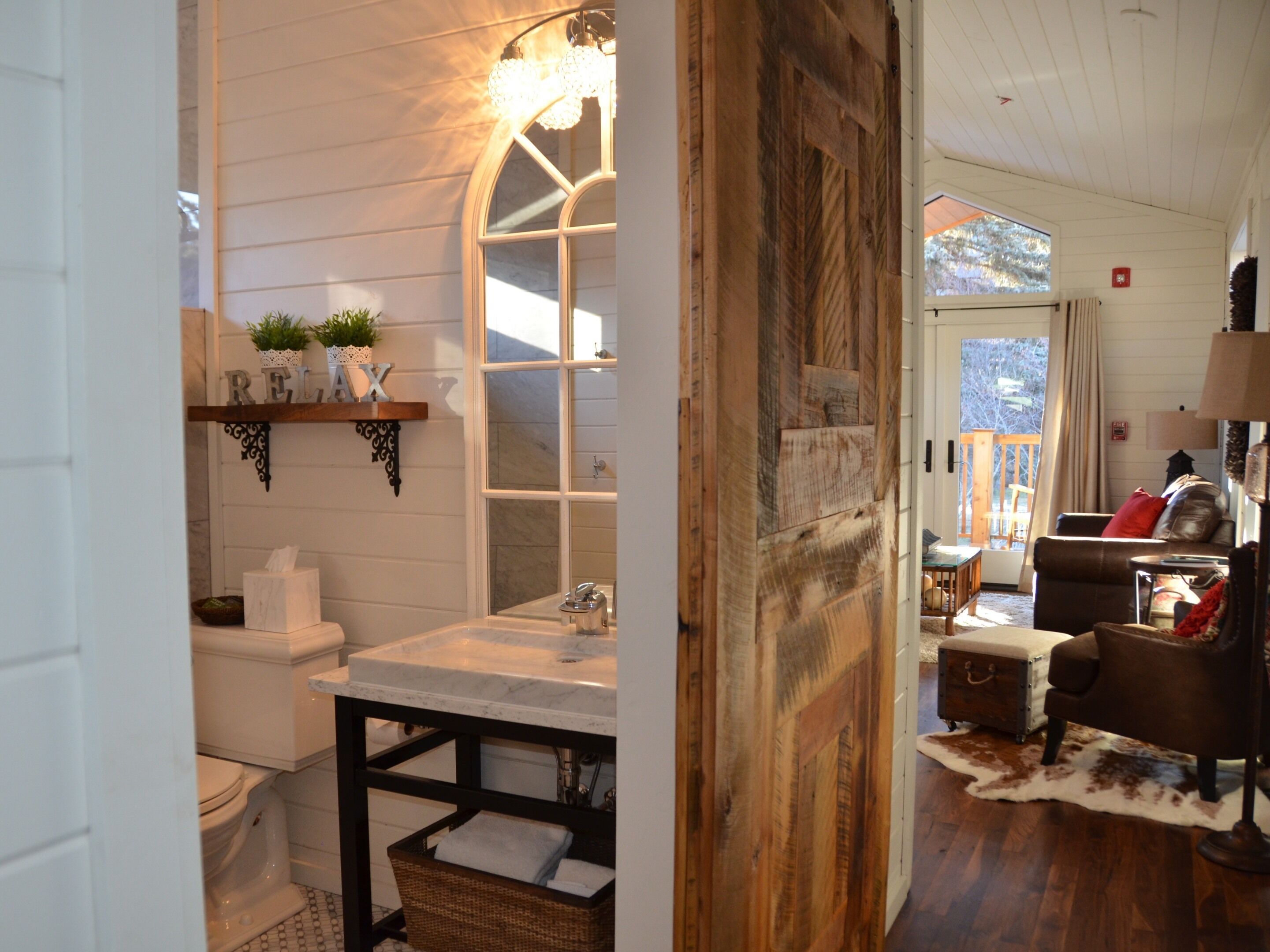 Deluxe Cabin, Private Bathroom, River View (Orchard House) | Bathroom