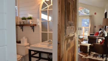 Hytte – deluxe, privat bad, elveutsikt (Orchard House) | Bad