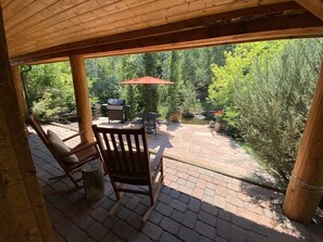 Luxury Double Room, Shared Bathroom, River View (Huckleberry House) | Balcony view - The Cabins at Country Road (Evergreen)
