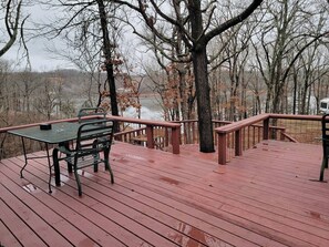 Outdoor dining - Lake House great fishing and hiking (Rogers)