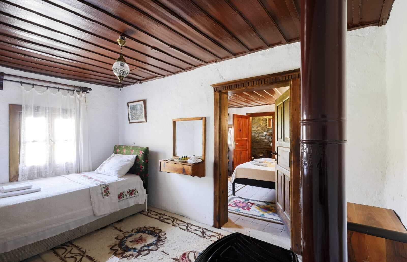 Suite Confort, vue cour intérieure | Wi-Fi gratuit