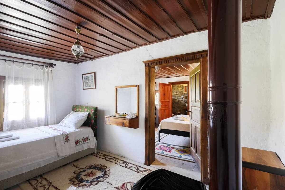 Comfort Suite, Courtyard View | Free WiFi