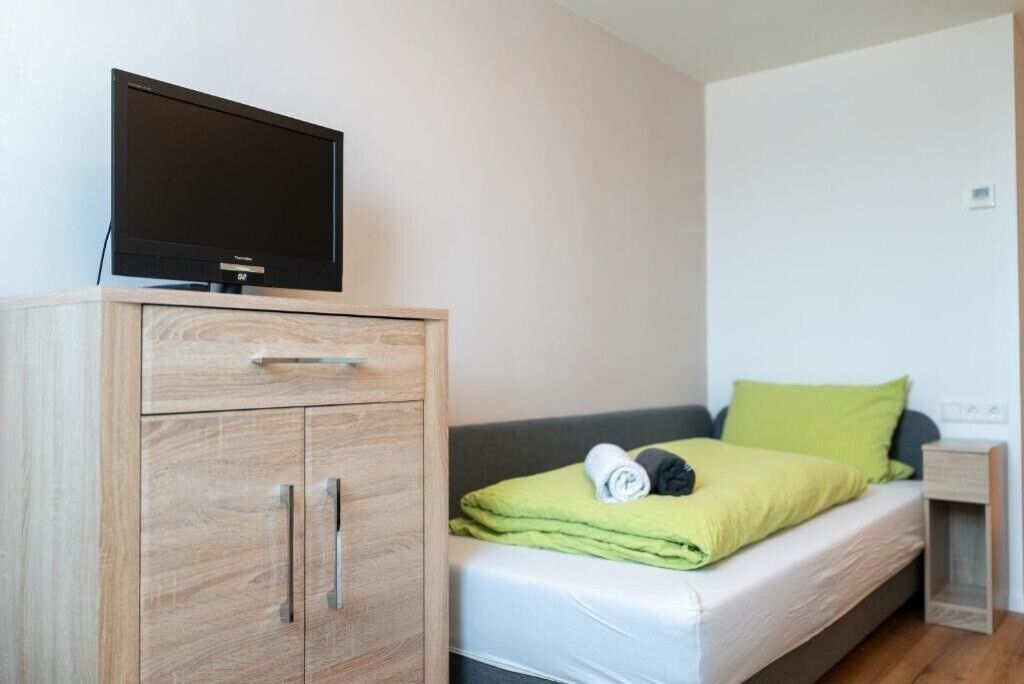 4 bedrooms, WiFi, bed sheets