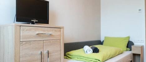 4 bedrooms, WiFi, bed sheets