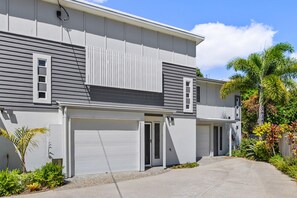 Apartment | Reception - Bright 3-bed Home Near Maroochydore Beach (Sunshine Coast)