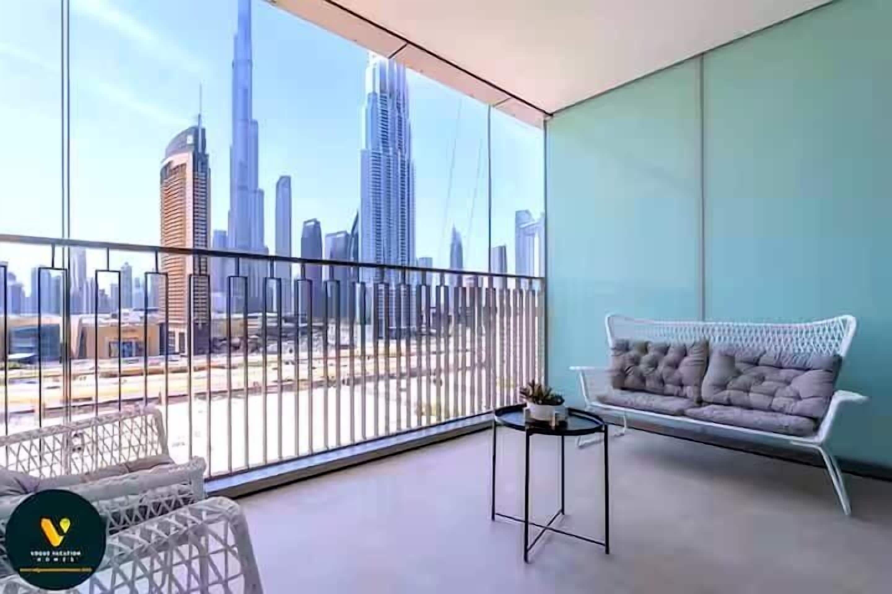 Appartement luxueux, balcon, vue sur la ville | Balcon