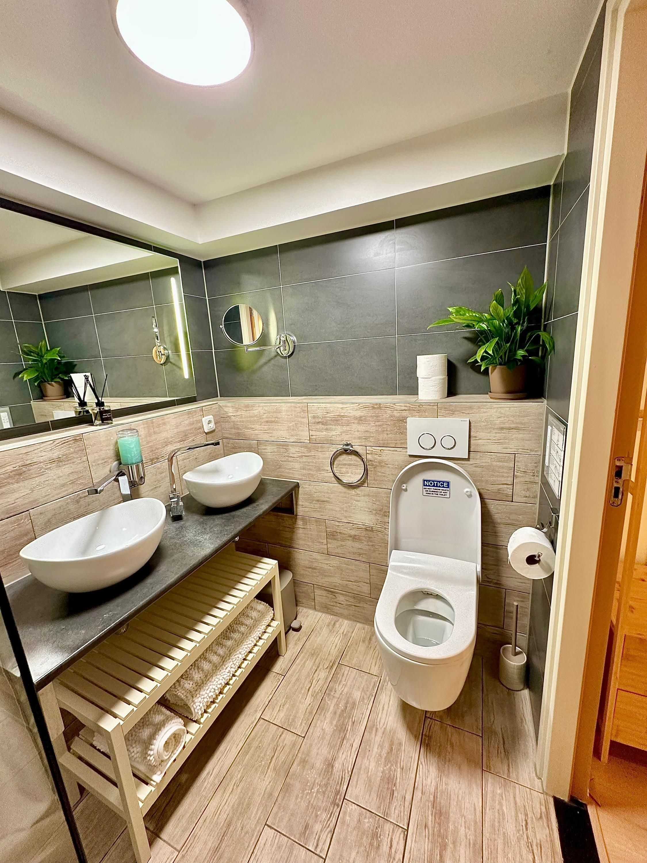 Luxury-Suite, 2 Schlafzimmer, Nichtraucher, Terrasse | Badezimmer