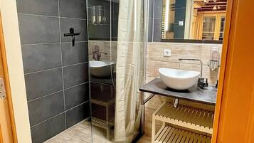 Luxury Suite, 2 Bedrooms, Non Smoking, Patio | Bathroom