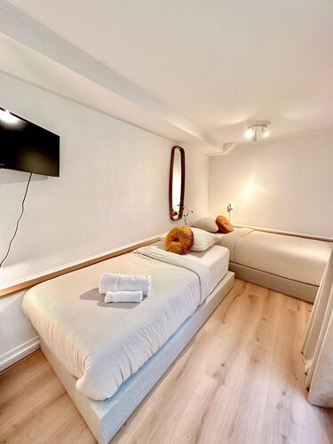 A&A Patio Suite