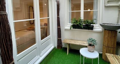 A&A Patio Suite