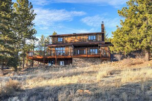 Exterior - Spacious Valley View Lodge - Huge deck! (Fairplay)
