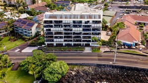 Unclassified image, 3 of 43, button - Ocean Front - Fantastic Location - Walk To Kona Town - Vrkcv (Kailua-Kona)