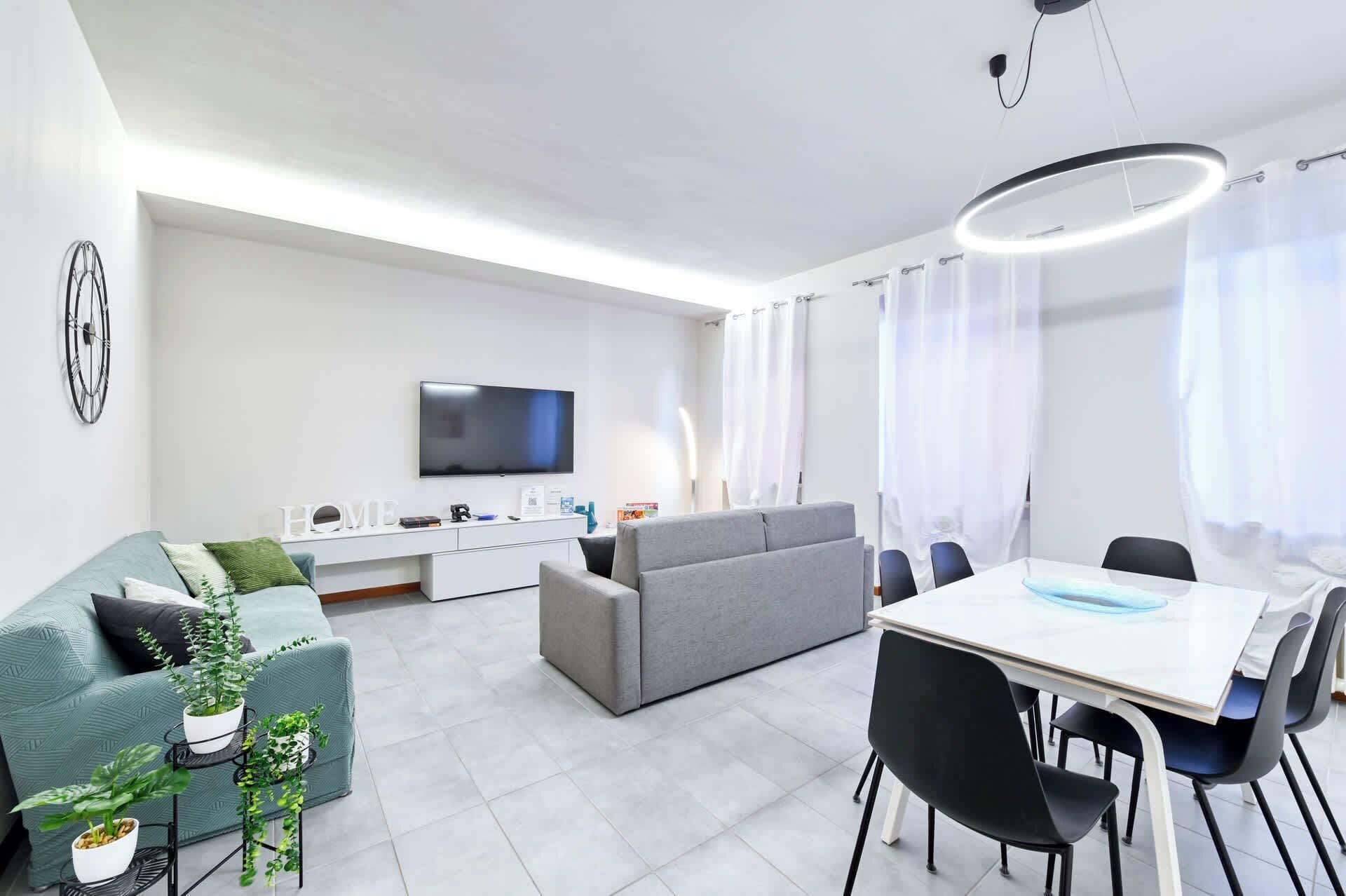 Télévision, jeux vidéo, lecteur de DVD, espaces bureaux