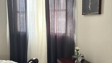 2 chambres, fer et planche à repasser, Wi-Fi, draps fournis