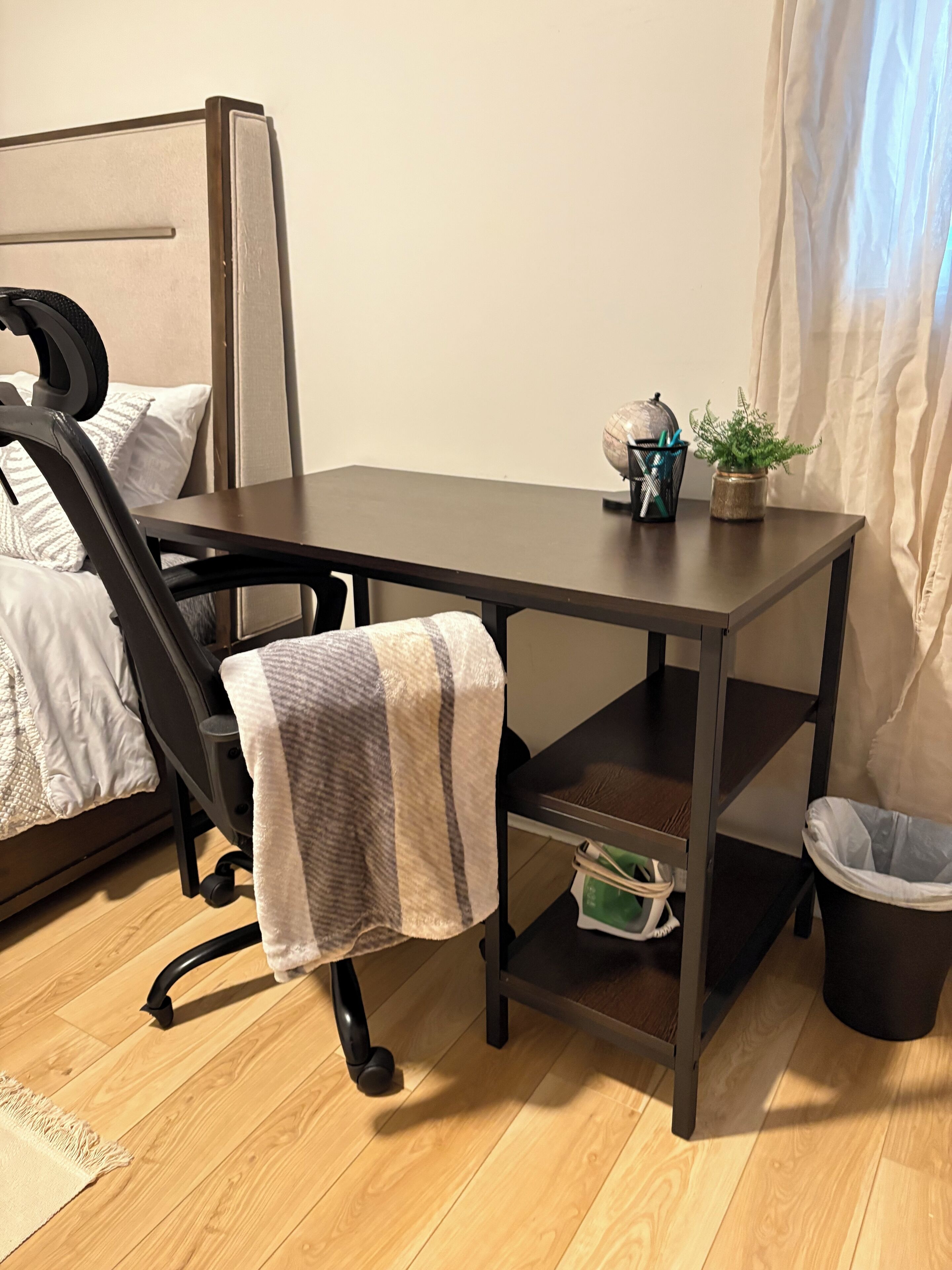 2 habitaciones, tabla de planchar con plancha, wifi y ropa de cama 